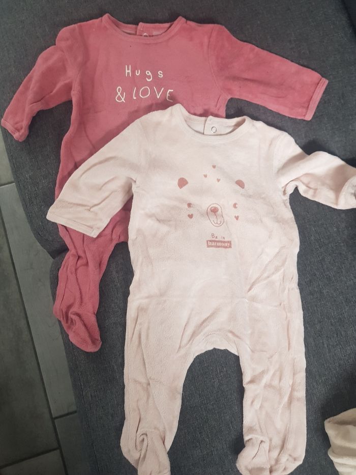 Lot de 4 pyjamas en 3 mois - photo numéro 3