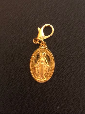 Porte-clefs médaille miraculeuse-vierge Marie