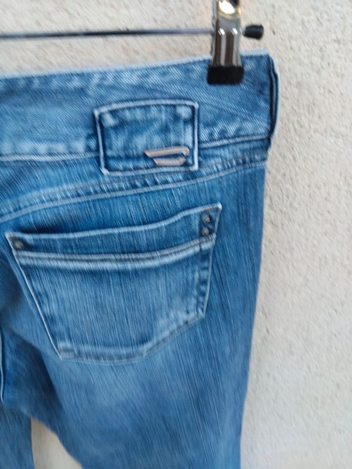 Jean jambes évasées Diesel t32 - photo numéro 7