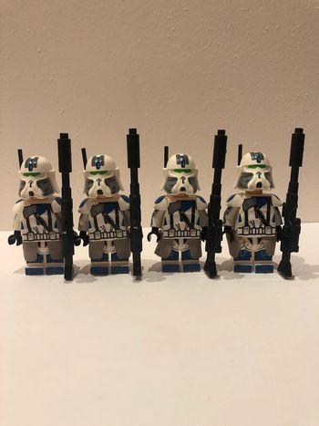 Figurine type lego 4 clones de la 501ème légion.Star Wars
