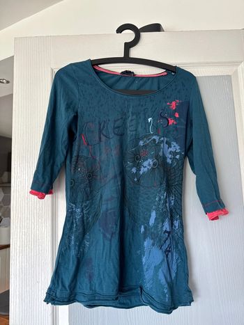 Très beau teeshirt pleins de détails creeks 38/40