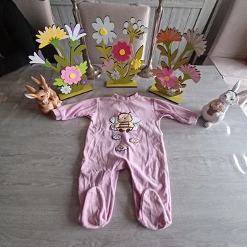 Pyjama 1 pièce taille 6 mois