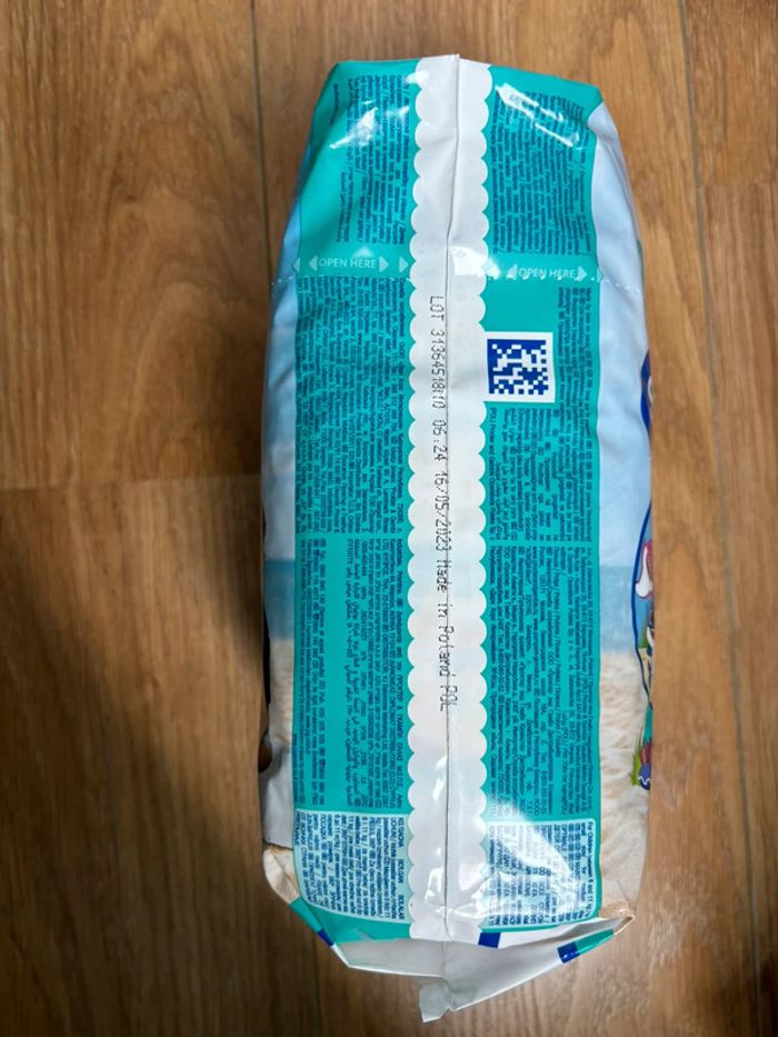 12 couches culottes de bain piscine Pampers Splashers Taille 3-4 (6/11 kg) - photo numéro 2
