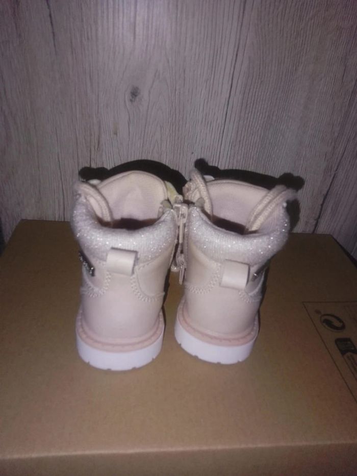 Paire de chaussures fille p:19 - photo numéro 3