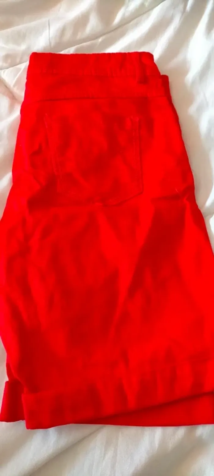Bermuda rouge - photo numéro 3