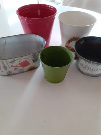 Lot 5 pots