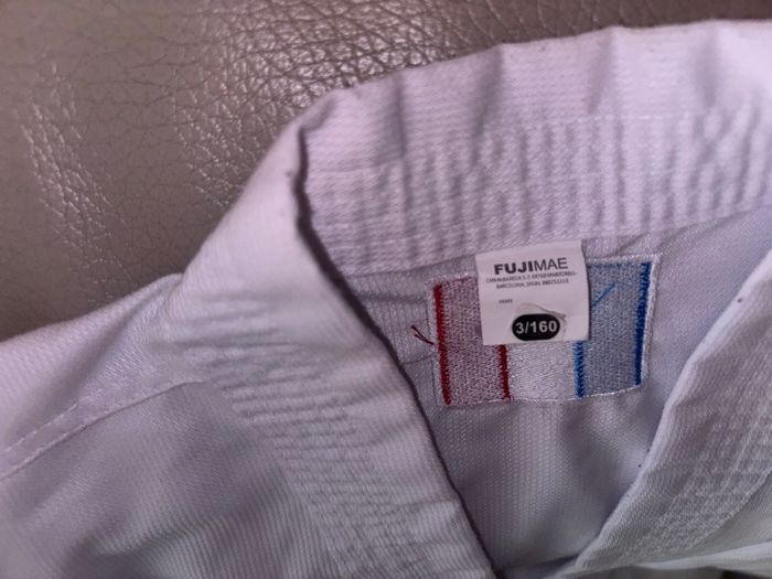 Tenue de takwondo comme neuve +ceinture jaune - photo numéro 7