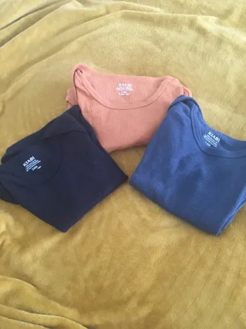Lot 3 bodies 24 mois kiabi