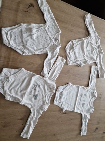 Lot de 4 bodys 3 mois