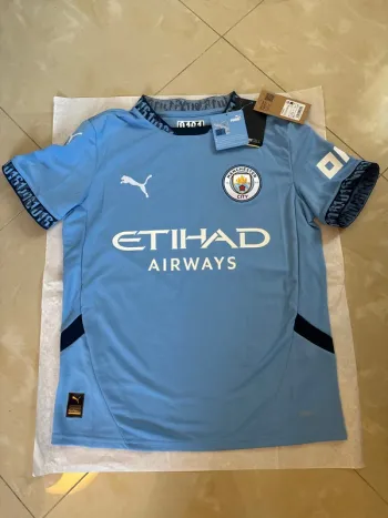 Maillot de foot Puma équipe Manchester City 2024/2025 taille 13/14 ans authentique neuf