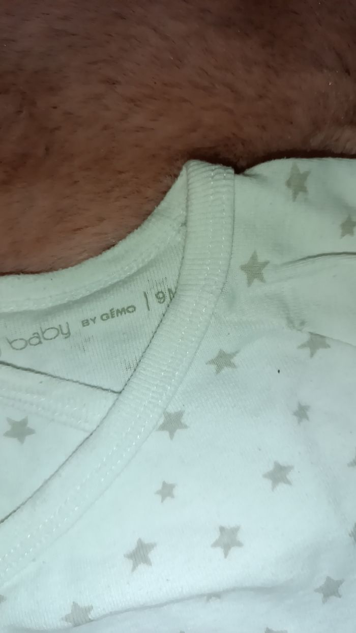 Lot 9 mois bodie et pyjama - photo numéro 4