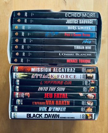 Lot 2 coffrets 16 DVD intégrale Steven Seagal.