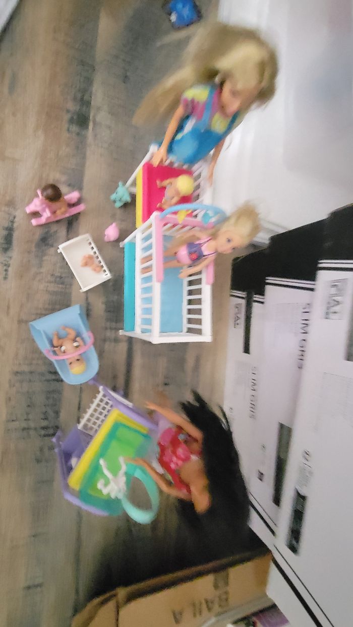 Barbie et la crèche - photo numéro 3