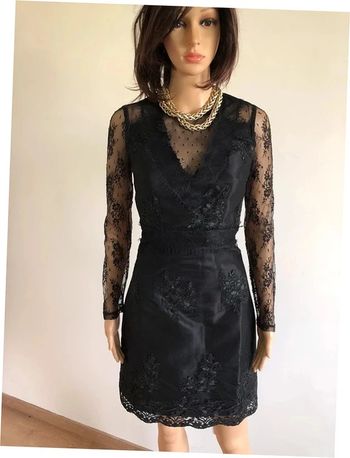 Robe noire neuve en dentelle avec plumetis à manches longues Morgan taille 34 (valeur 95€)
