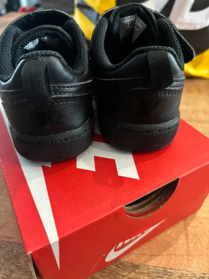 Nike taille 22 - photo numéro 5