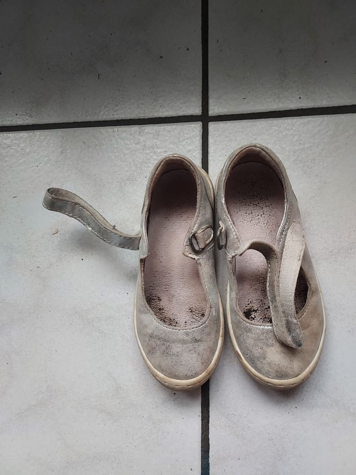 Lot de chaussures en taille 25 - photo numéro 7