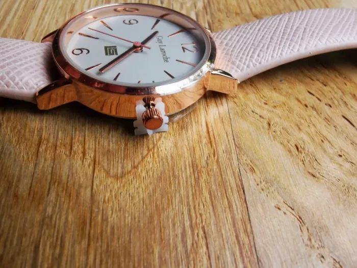 Montre femme neuve - photo numéro 3