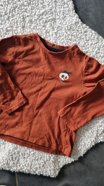 Tee shirt manche longue vertbaudet 5 ans rouille tb état
