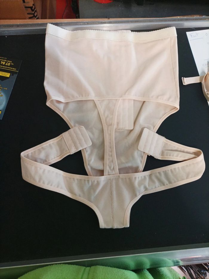 Corset push up neuf - photo numéro 4