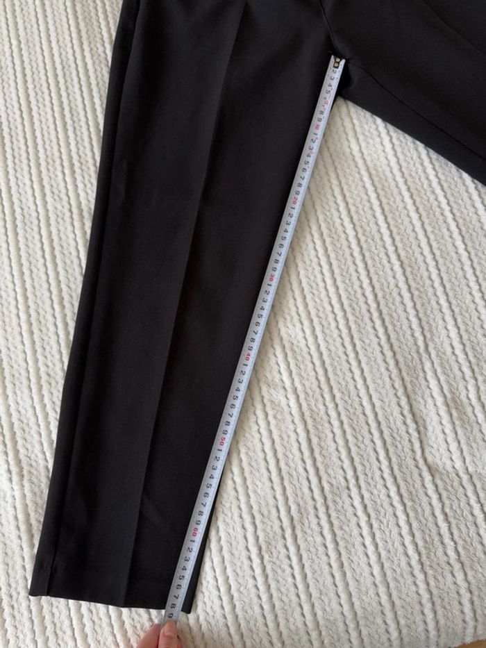 Pantalon carotte noir / Taille 42 - photo numéro 10