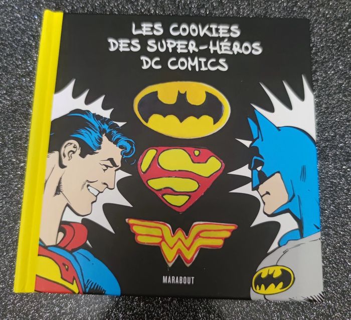 Livre les cookies des super héros DC Comics