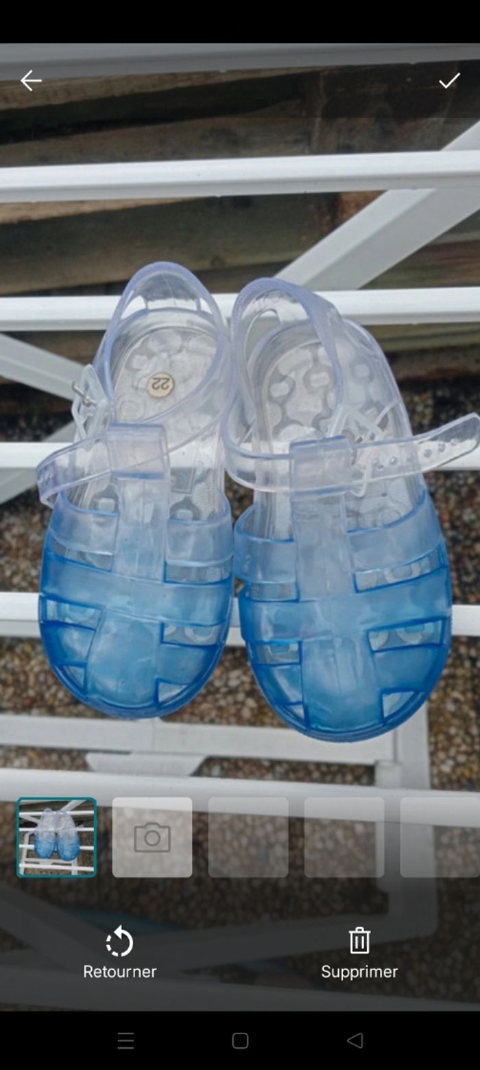 Sandales bébé en plastique