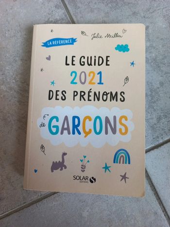 Livre guide des prénoms garçons 2021