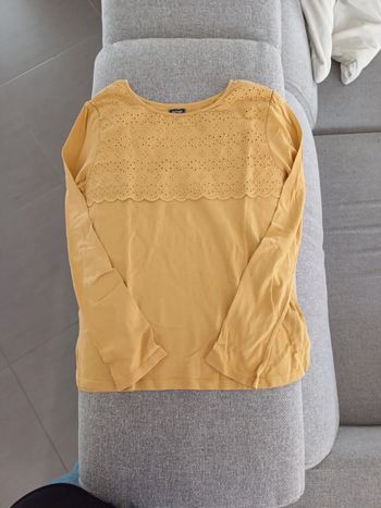 Tee-shirt manche longues 12 ans kiabi très bon état