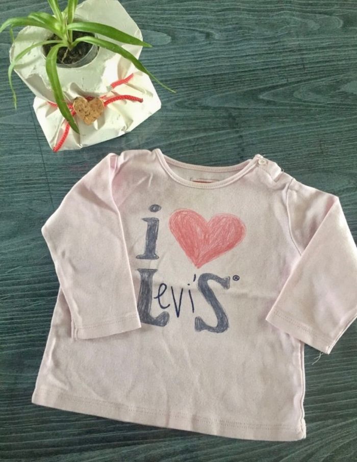 T shirt levis 12 mois fille tbe