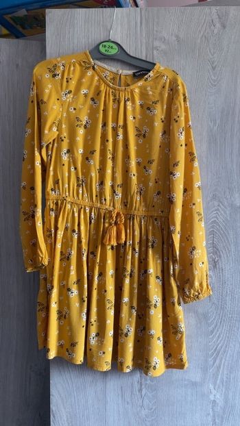 Robe jaune à motif