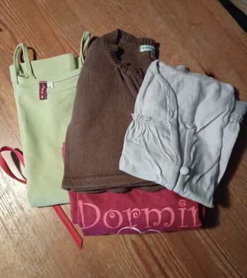 Lot 4 vêtements légers fille t. 5 ans