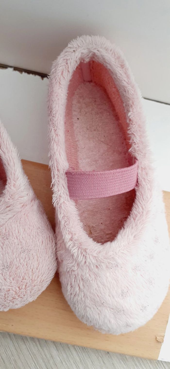 Chaussons fille pointure 25 - 2 ans 1/2 - photo numéro 2
