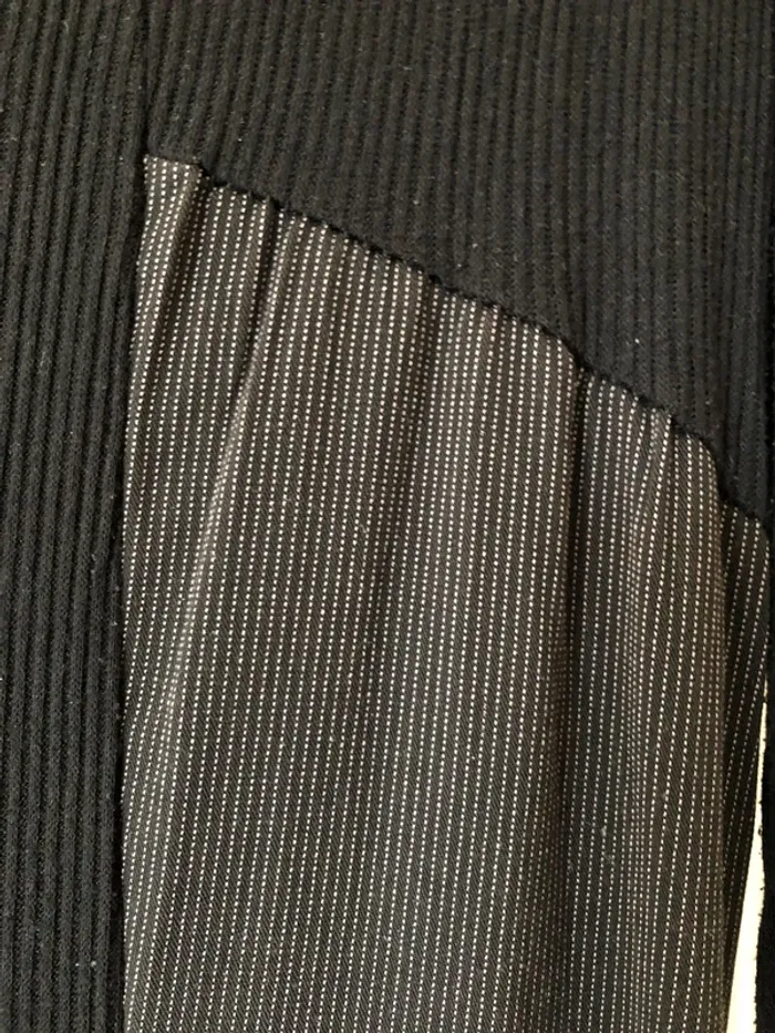 Robe noire et grise - photo numéro 2