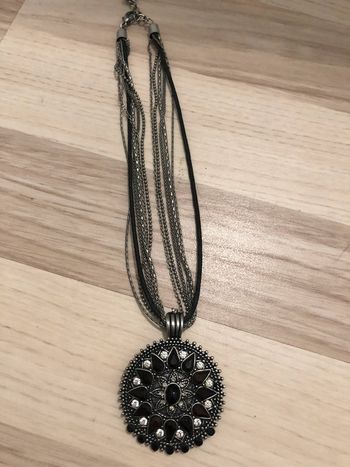 Collier noir