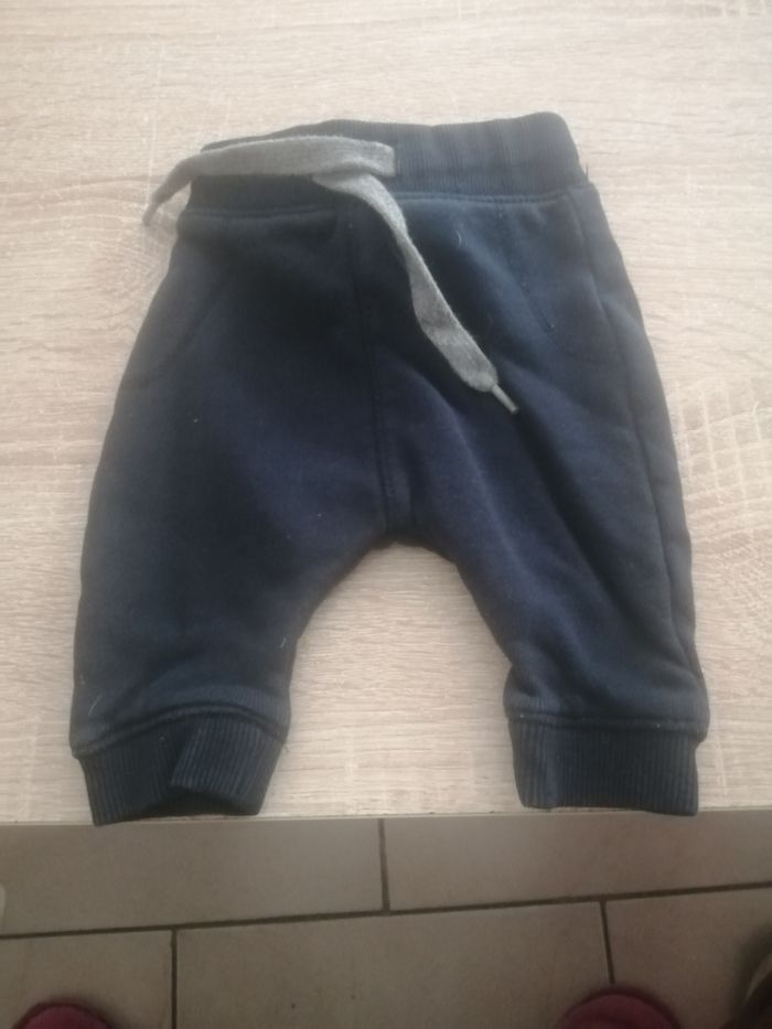 Lots pantalons et chaussettes - photo numéro 6