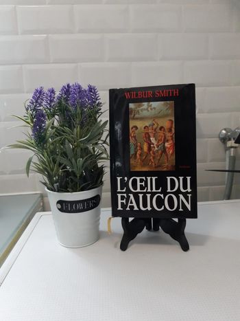 😺 livre roman  l'oeil du faucon  wilbur smith 😺