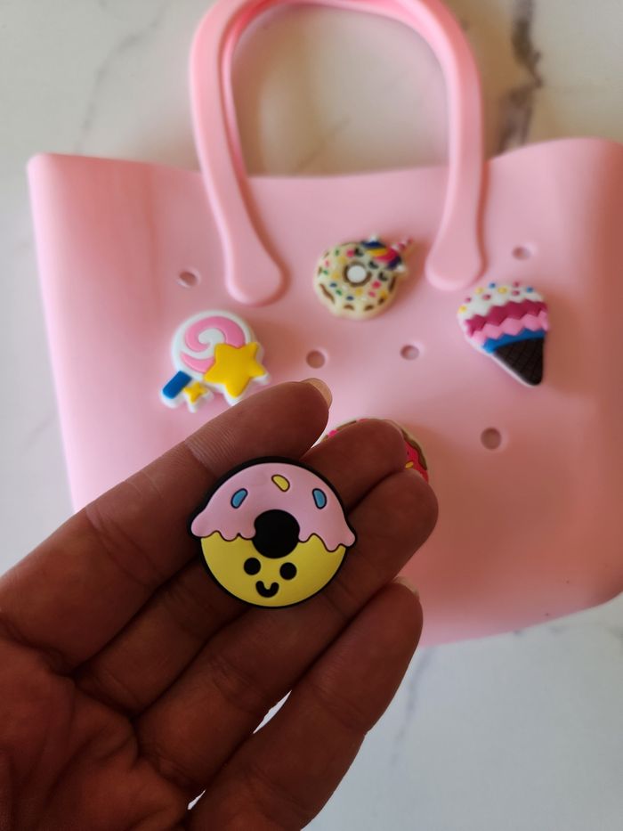 Sac avec 5 pins - photo numéro 2