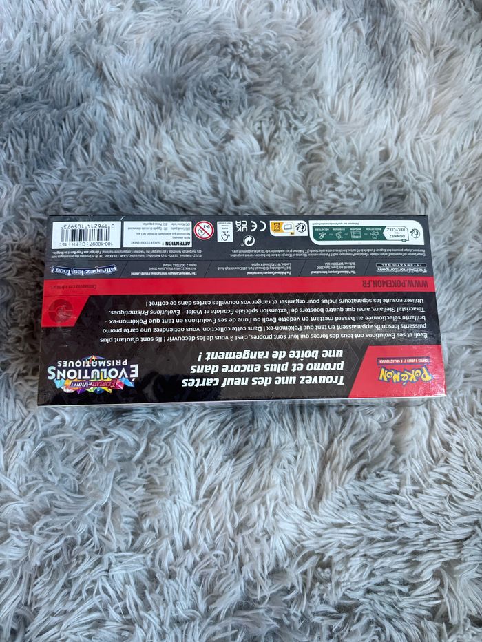 Boite surprise Pokémon évolution prismatique ev8.5 - photo numéro 5