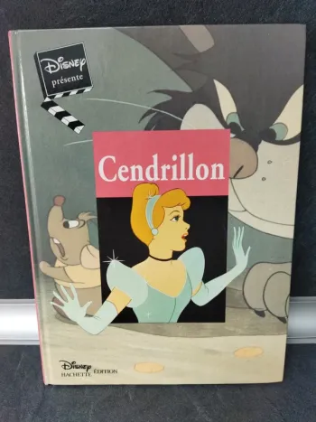 Livre cendrillon édition Disney hachette