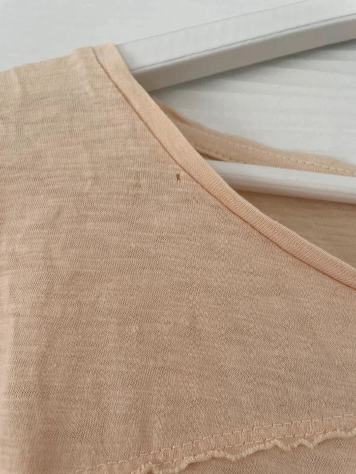 Haut t-shirt beige crème avec motifs coeurs rayures à manches courtes col rond - photo numéro 8