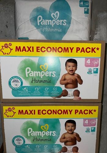 Lot de 02 cartons pampers T3 Harmonie 