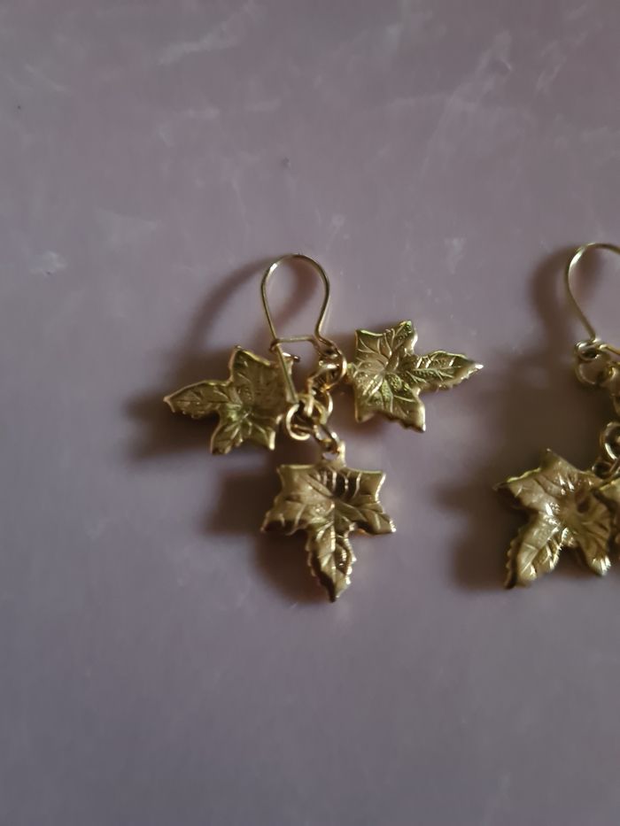 Boucles d'oreilles. Berceuse. Feuilles Doré. 4 cm - photo numéro 3
