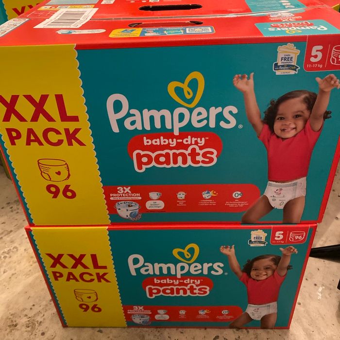 2 cartons de couches Pampers pants taille 5