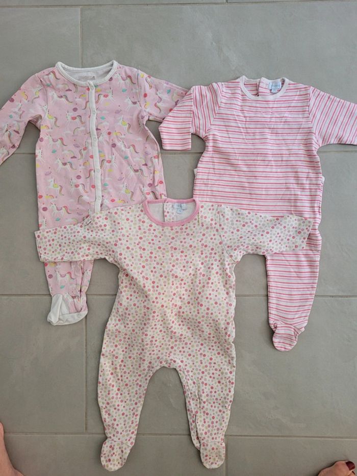 Lot pyjamas fin 9 mois
