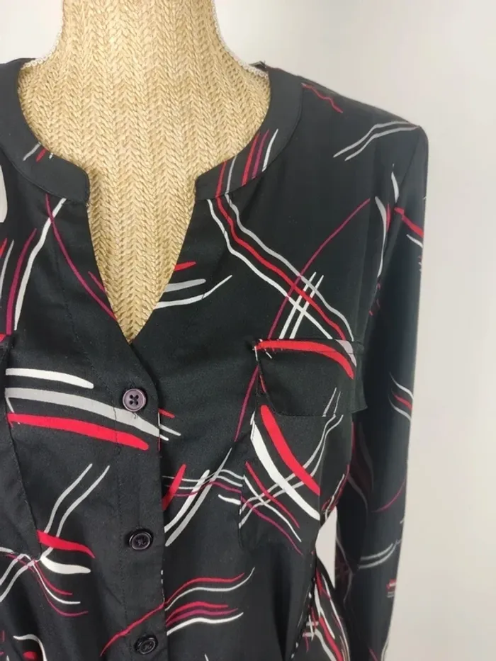 Blouse manches longues boutonnée noire motifs graphiques ceinture à nouer taille 44 Damart - photo numéro 4