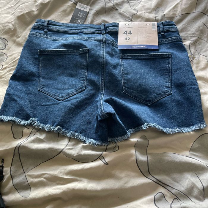 Short en jeans 42/44 - photo numéro 2