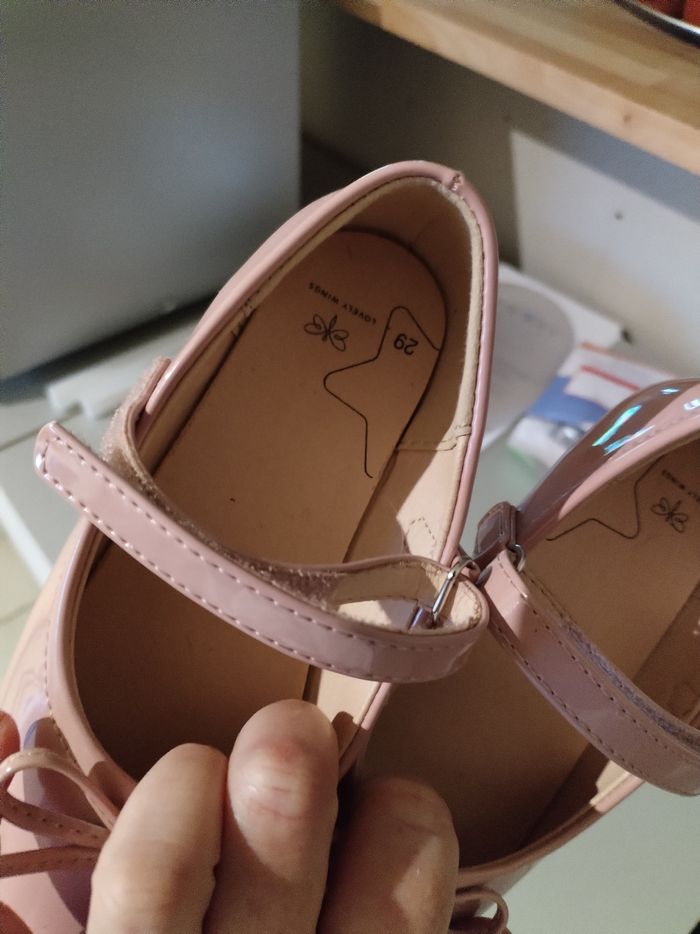 Chaussures vernies 29 neuves - photo numéro 2