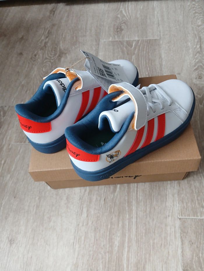 Baskets neuves adidas Mickey taille 30 - photo numéro 5