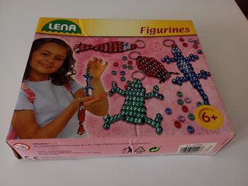Coffret  ,fabriquer des porte-clés.À partir de 6 ans. Article neuf