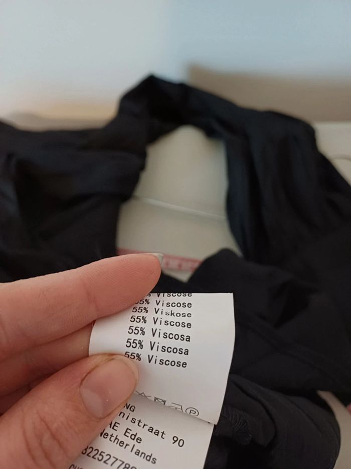 Petite robe noire boutonnée neuve Yehwang taille S/M 36/38 - photo numéro 15